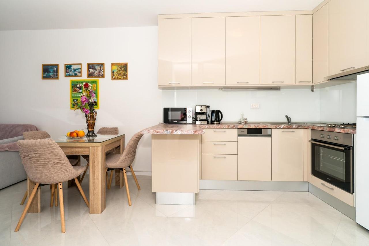 Modern Apartments Sirobuja Σπλιτ Εξωτερικό φωτογραφία