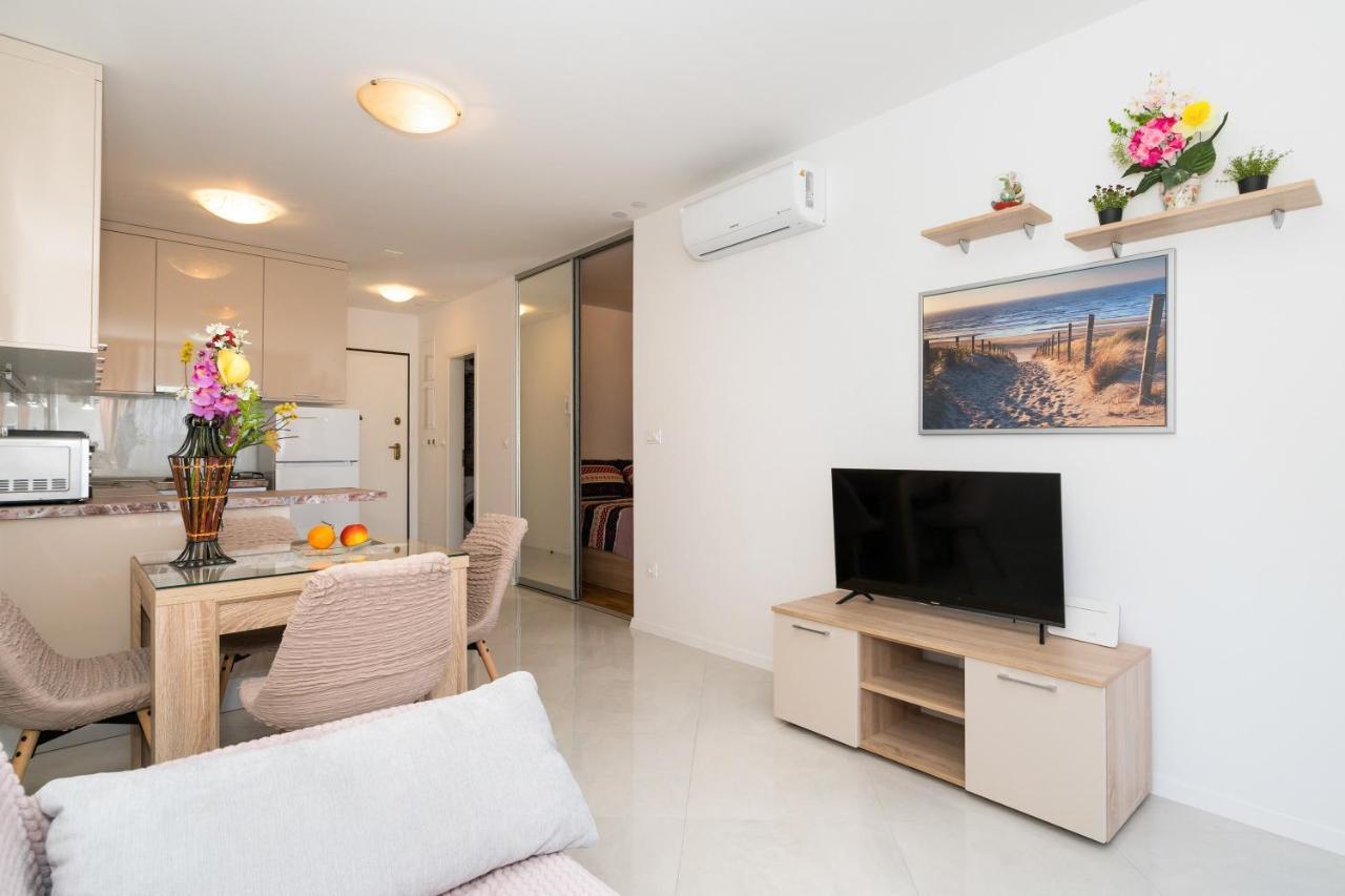 Modern Apartments Sirobuja Σπλιτ Εξωτερικό φωτογραφία