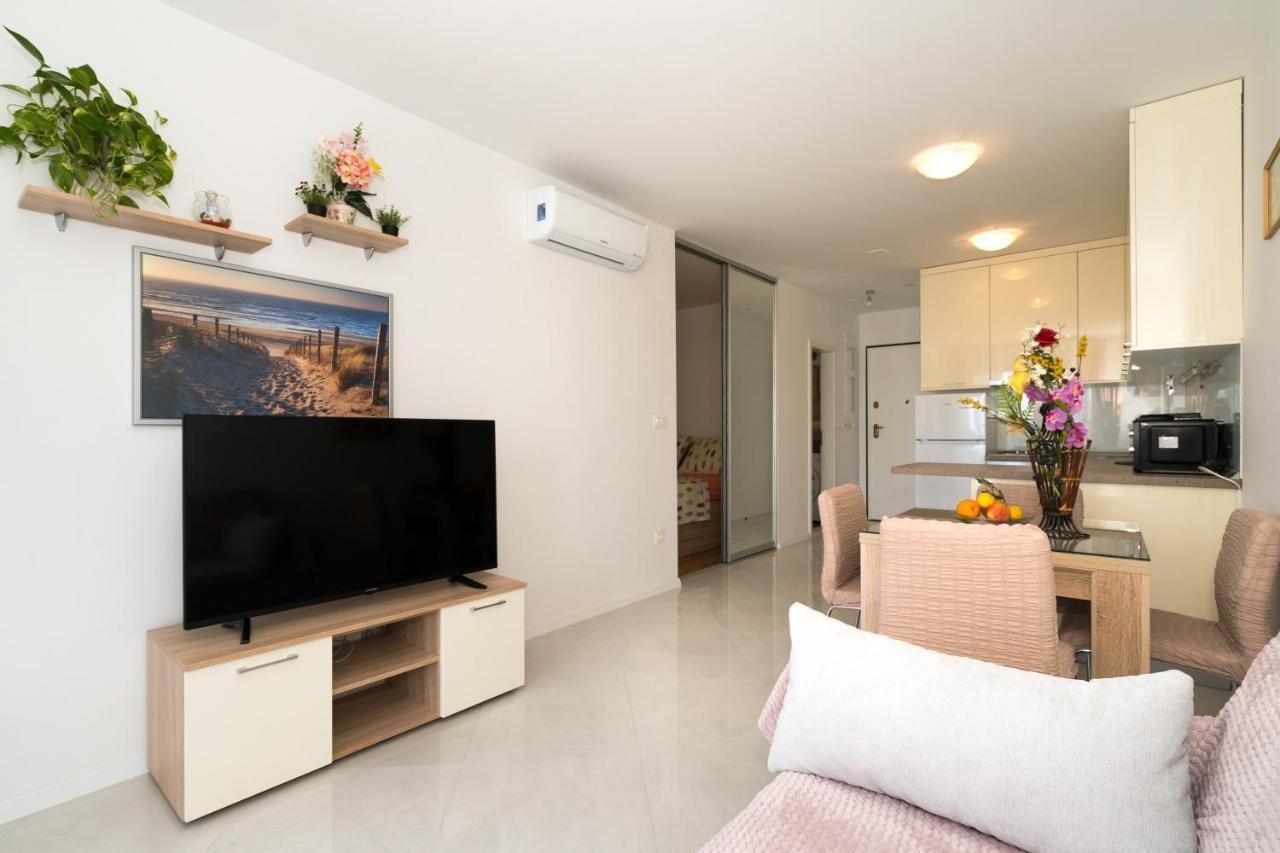 Modern Apartments Sirobuja Σπλιτ Εξωτερικό φωτογραφία